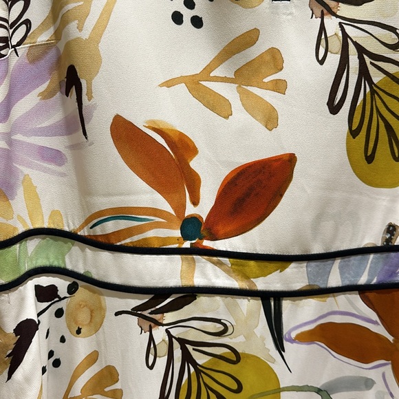 Gorgeous maxi dress with a-line structure. - Picture 5 of 6